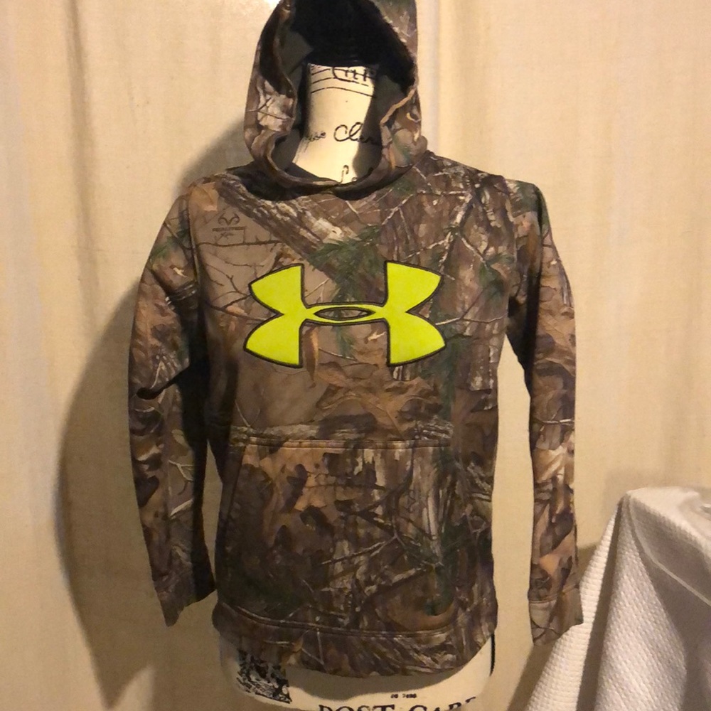 Under Armor boys sweatshirt 👕